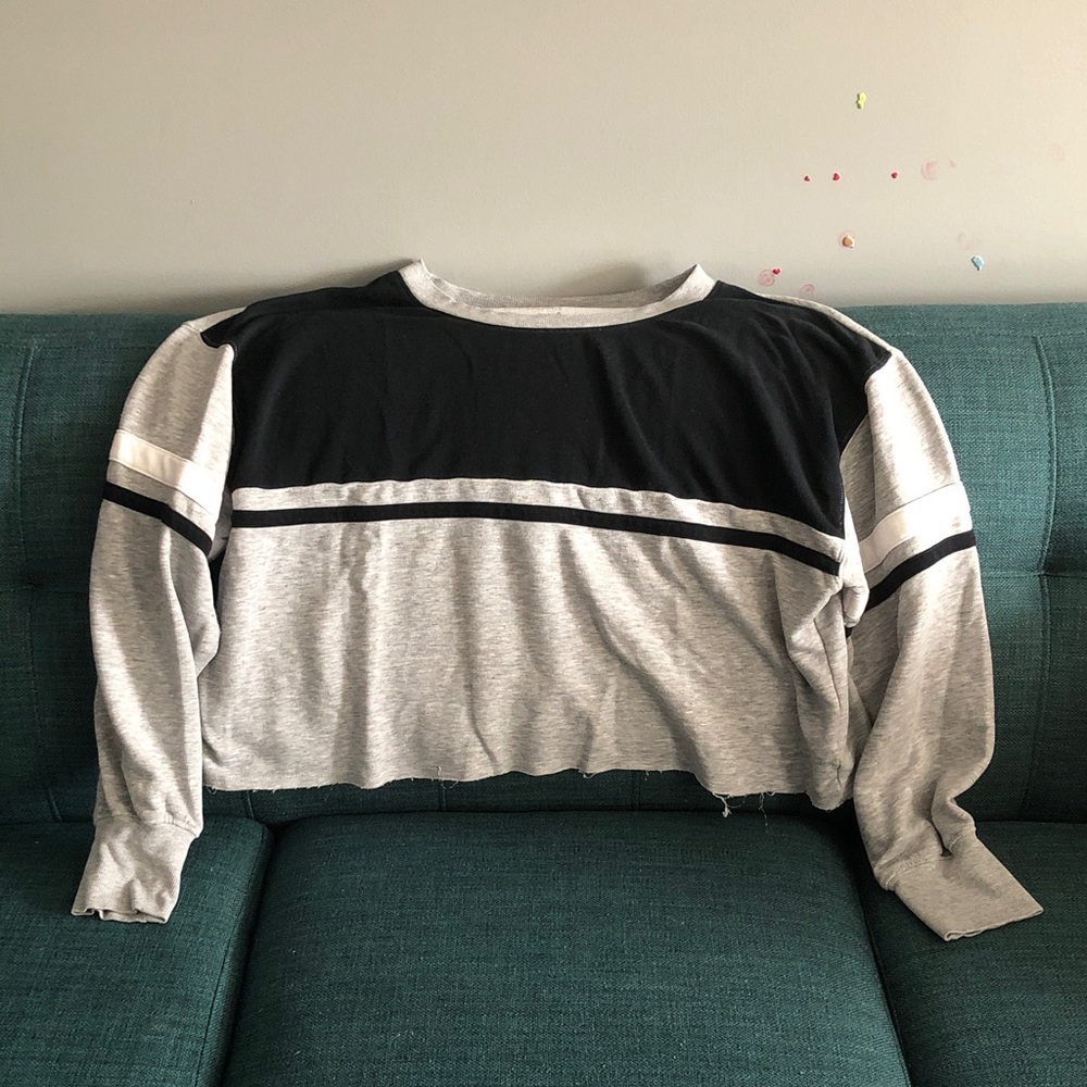 🚚 SO Cropped Lounge Life Sweatshirt